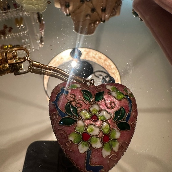 Cloisonné Floral Heart Pendant with Pink and Green Enamel - Picture 6 of 6